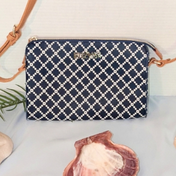 ❤️Like New! Kenneth Cole Reaction Crossbody Bag - Picture 3 of 14